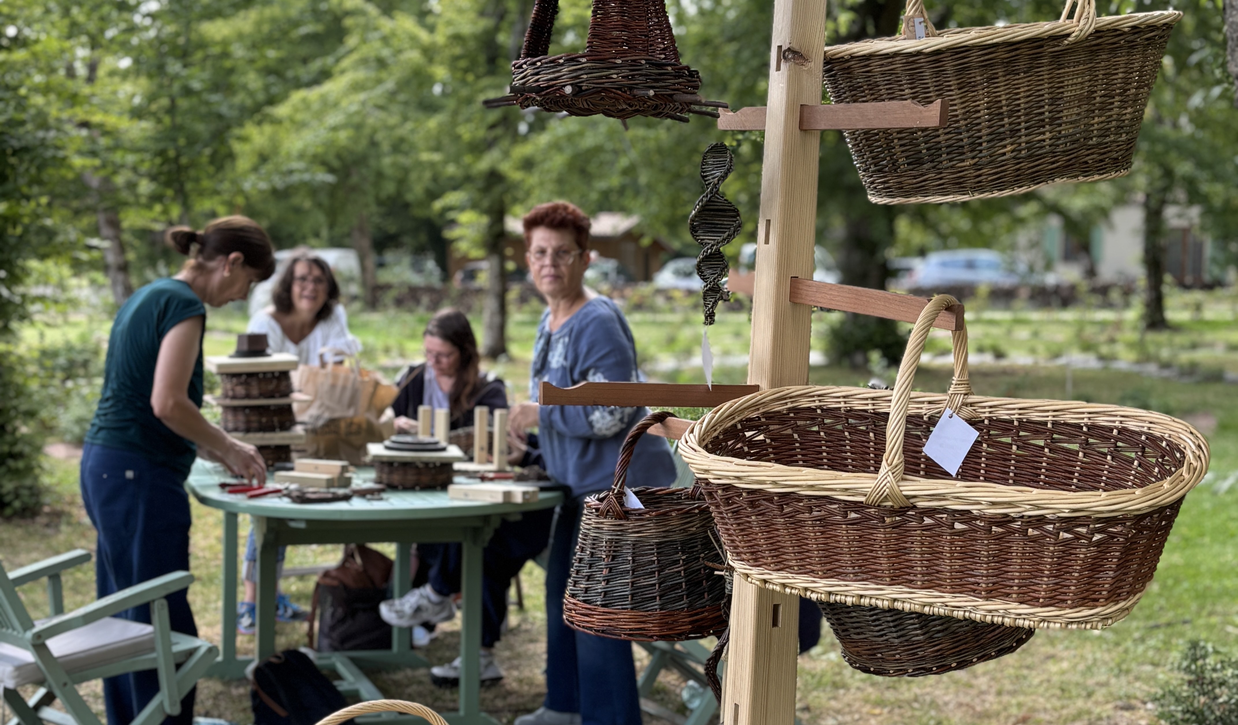 Basketry workshop: making a conical bird feeder