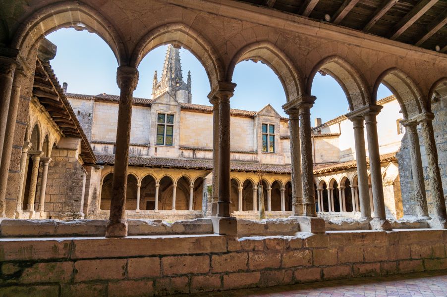 The Collegiate church and its cloister